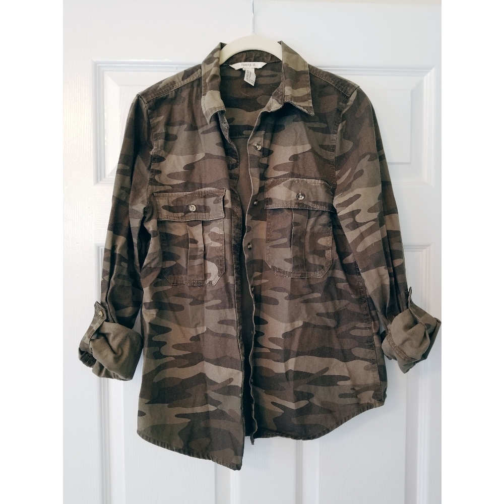 Forever 21 | Camo Button Down